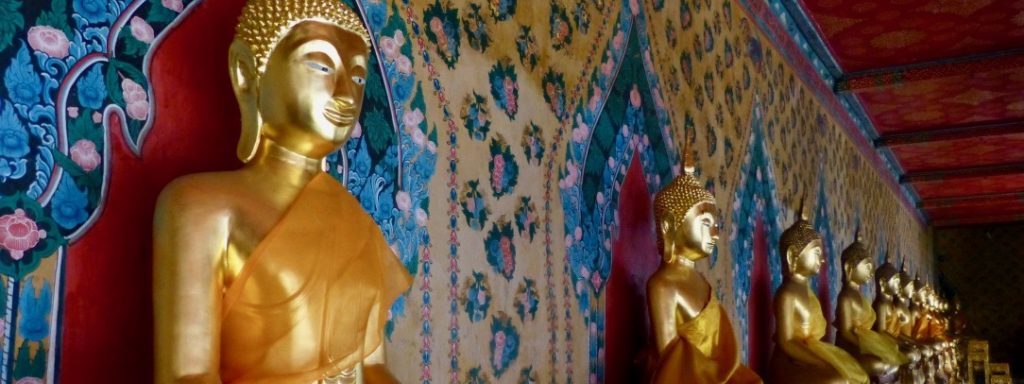 Gold Buddha statues