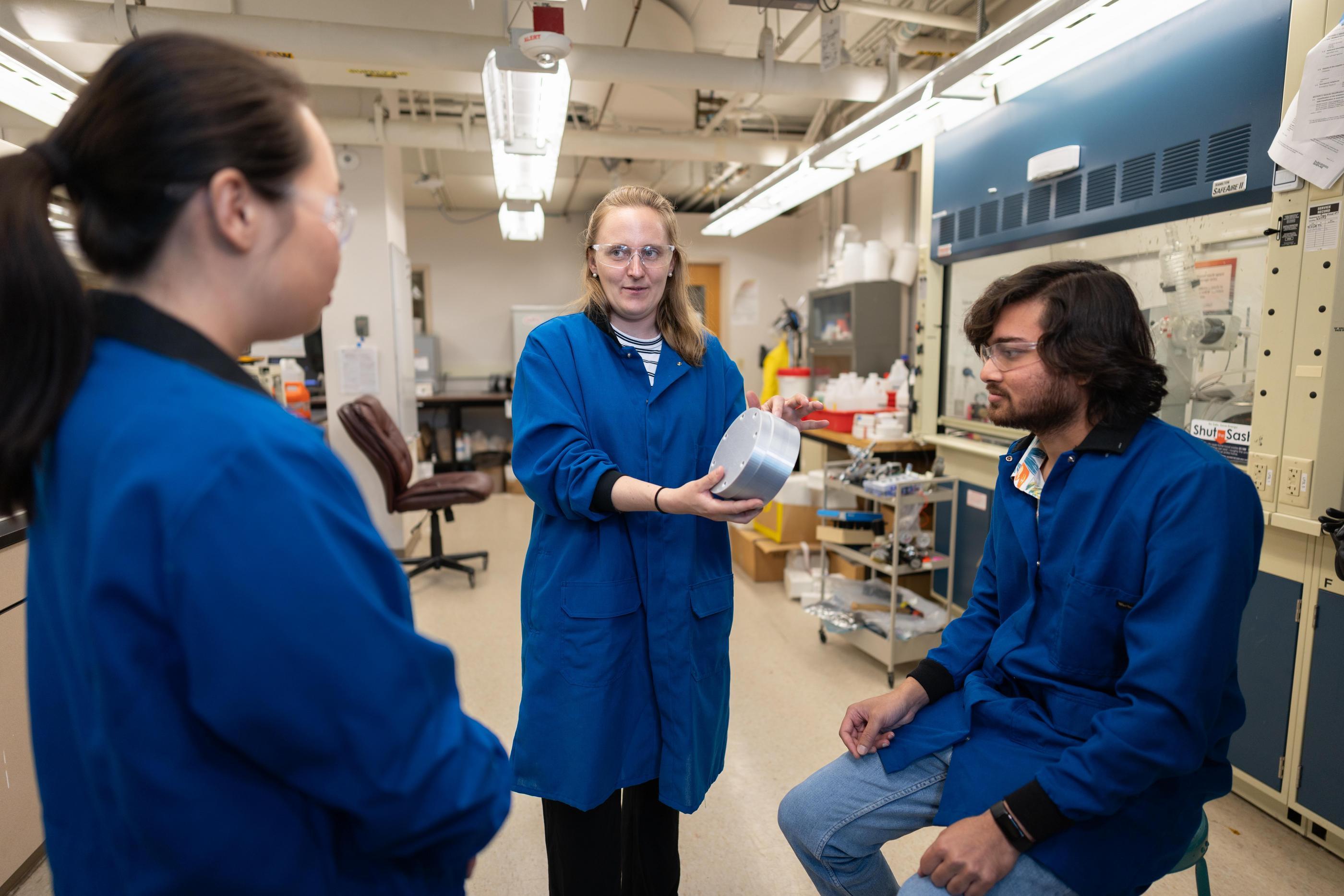 Anna Staerz and grad students work on optical sensor to monitor CO2 pipelines