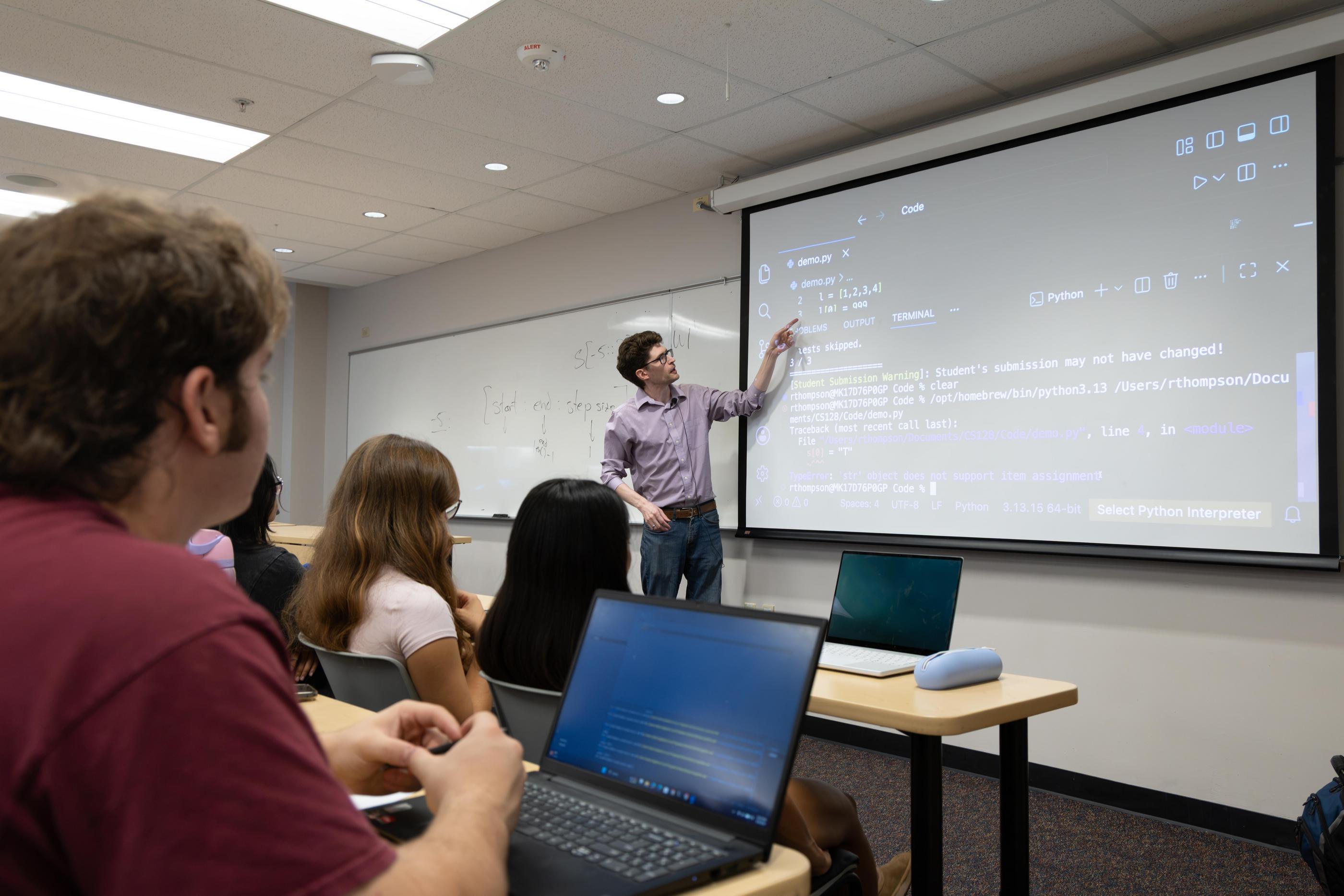 Rob Thompson teaches Computer Science for STEM class to non-computer science majors