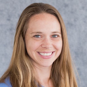 Dr. Stephanie Claussen