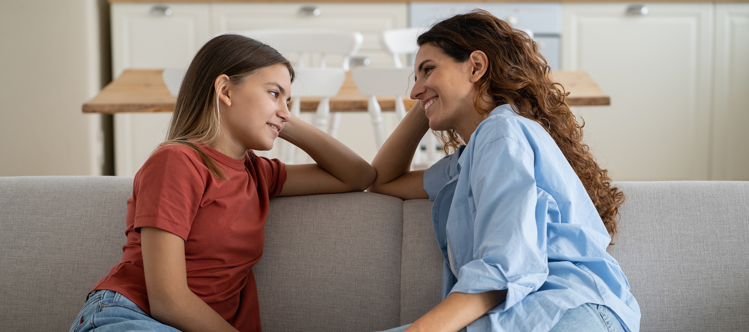 Mother and daughter having a heartfelt conversation<br />
