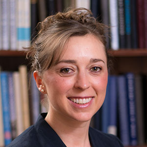 Elizabeth Holley headshot